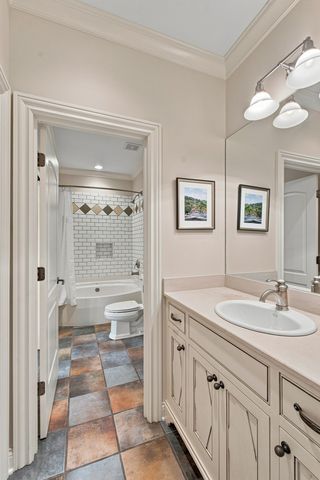 11 Middleton Park Ln, Nashville, TN 37215
