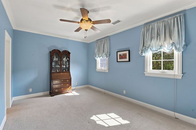 11 Middleton Park Ln, Nashville, TN 37215