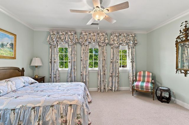 11 Middleton Park Ln, Nashville, TN 37215