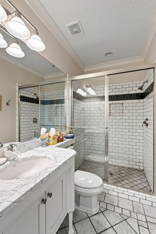 11 Middleton Park Ln, Nashville, TN 37215
