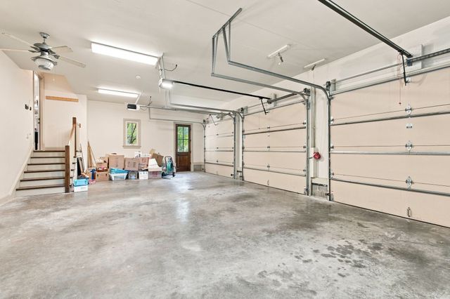 11 Middleton Park Ln, Nashville, TN 37215
