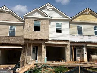 45 Creekside Commons Drive, Hoschton, GA 30548