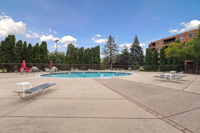 3320 Louisiana Avenue S 311, Saint Louis Park, MN 55426