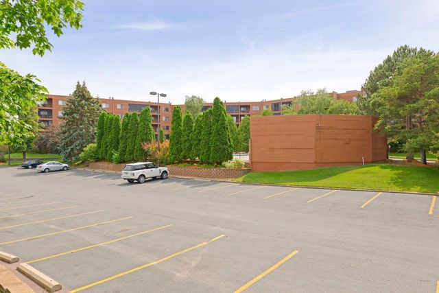 3320 Louisiana Avenue S 311, Saint Louis Park, MN 55426