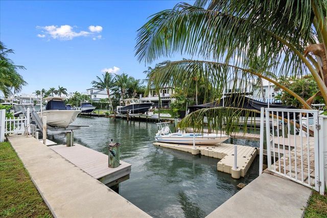 72 Waterway Road, Jupiter, FL 33469