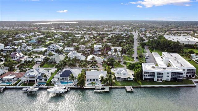 72 Waterway Road, Jupiter, FL 33469
