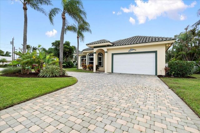 72 Waterway Road, Jupiter, FL 33469
