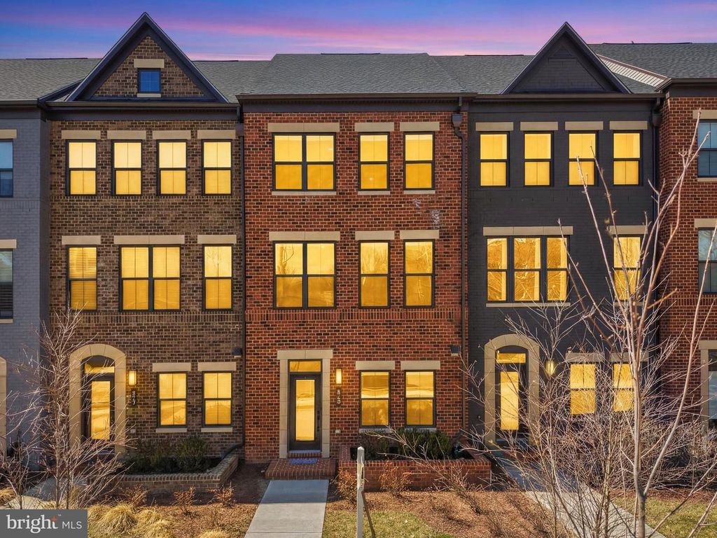 820 S GREENBRIER ST, Arlington, VA 22204