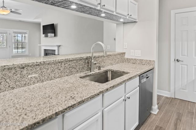 1926 Tara Court 201, Greenville, NC 27858