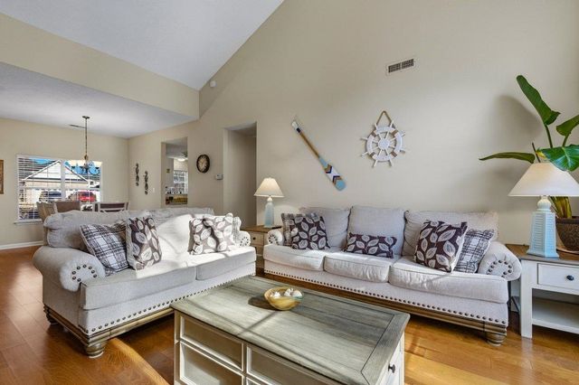 306 Pilothouse Dr., Myrtle Beach, SC 29577