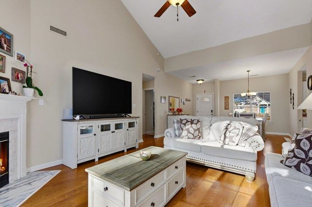 306 Pilothouse Dr., Myrtle Beach, SC 29577