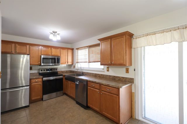 13187 Churchill, Sterling Heights, MI 48313