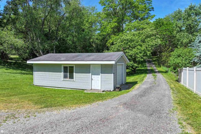 6300 Bullard Road, Fenton, MI 48430