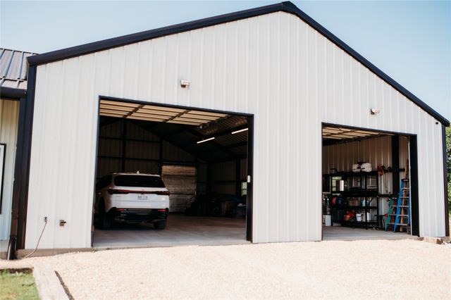 208 Chicken Field Road, Whitewright, TX 75491
