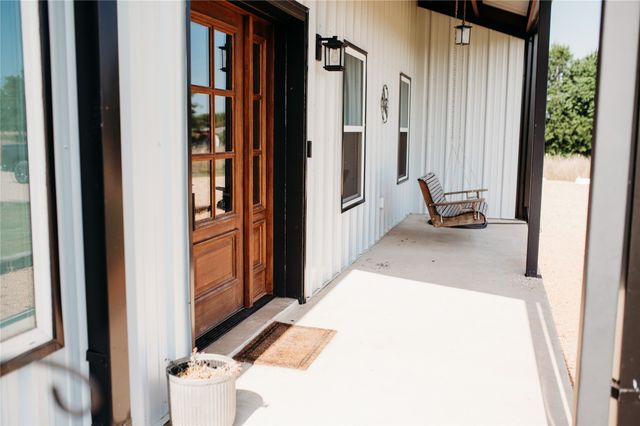 208 Chicken Field Road, Whitewright, TX 75491