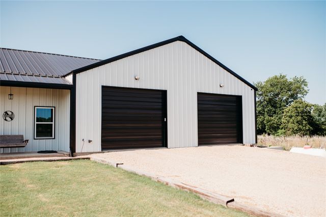 208 Chicken Field Road, Whitewright, TX 75491