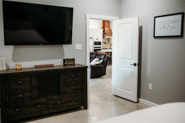 208 Chicken Field Road, Whitewright, TX 75491
