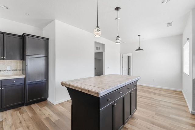 1443 Sidonia Street, Hanford, CA 93230