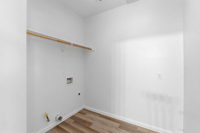 1443 Sidonia Street, Hanford, CA 93230