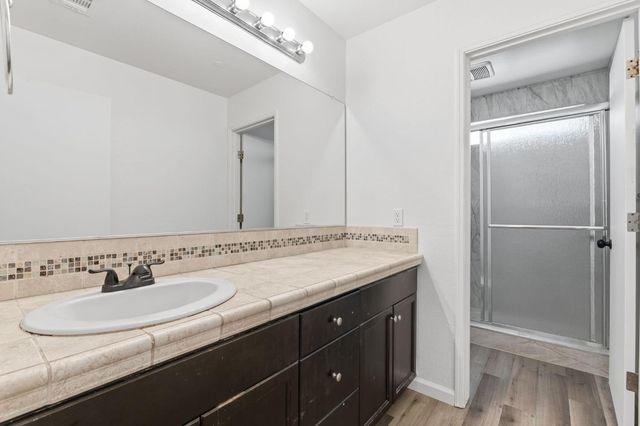 1443 Sidonia Street, Hanford, CA 93230