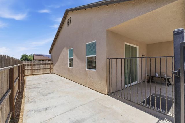 1443 Sidonia Street, Hanford, CA 93230