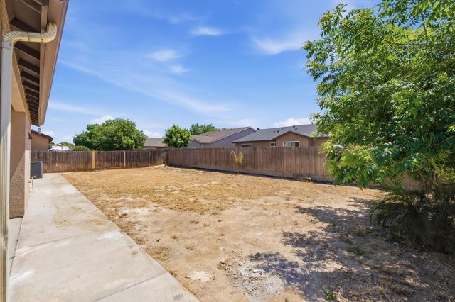 1443 Sidonia Street, Hanford, CA 93230