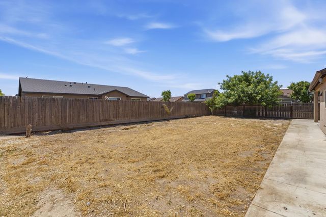 1443 Sidonia Street, Hanford, CA 93230