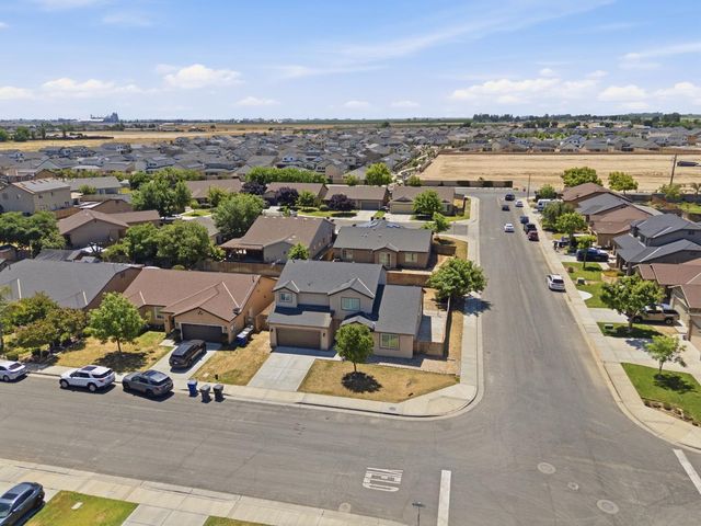 1443 Sidonia Street, Hanford, CA 93230