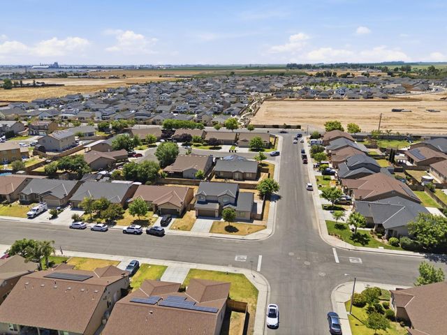 1443 Sidonia Street, Hanford, CA 93230