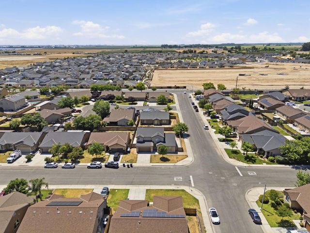 1443 Sidonia Street, Hanford, CA 93230
