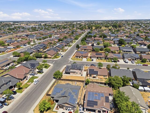 1443 Sidonia Street, Hanford, CA 93230