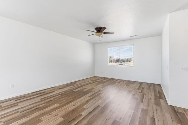 1443 Sidonia Street, Hanford, CA 93230