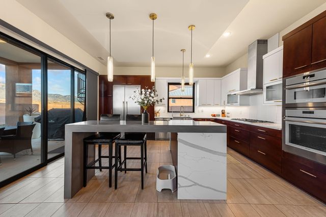 10434 Amara Vista Court NE, Albuquerque, NM 87113