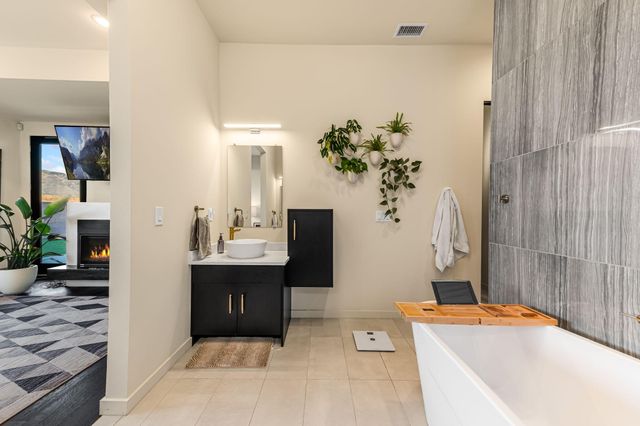 10434 Amara Vista Court NE, Albuquerque, NM 87113