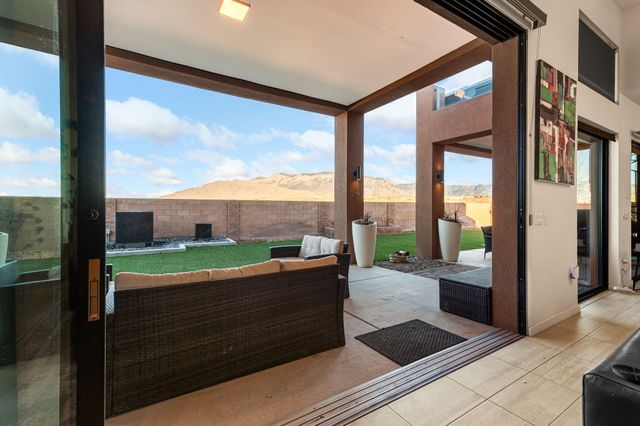 10434 Amara Vista Court NE, Albuquerque, NM 87113