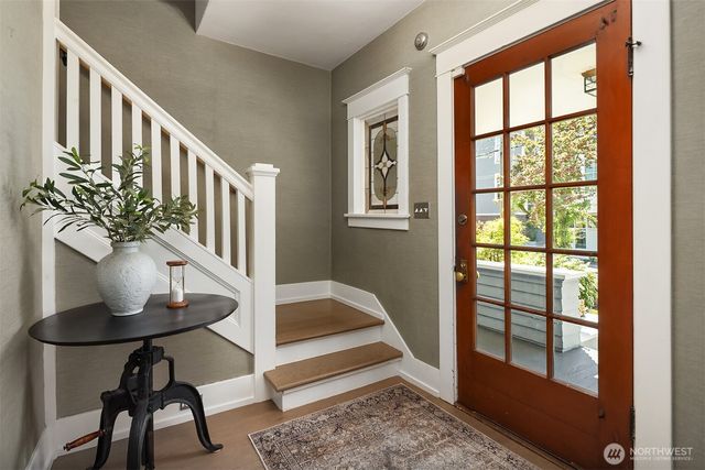 2442 6th W, Seattle, WA 98119