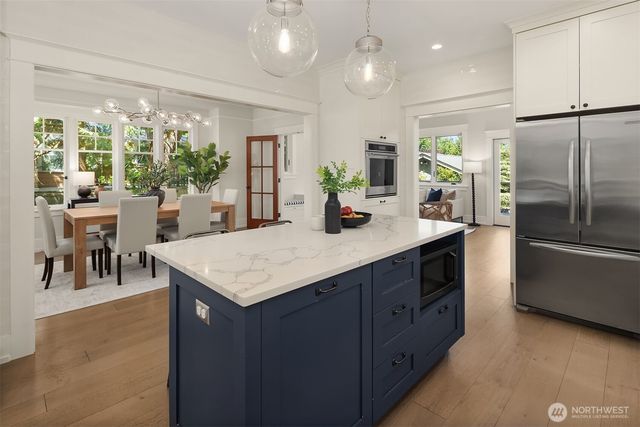 2442 6th W, Seattle, WA 98119