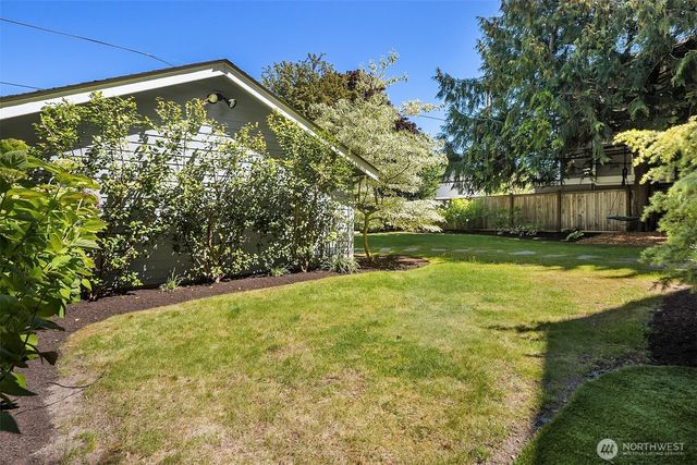 2442 6th W, Seattle, WA 98119