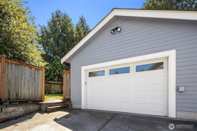 2442 6th W, Seattle, WA 98119