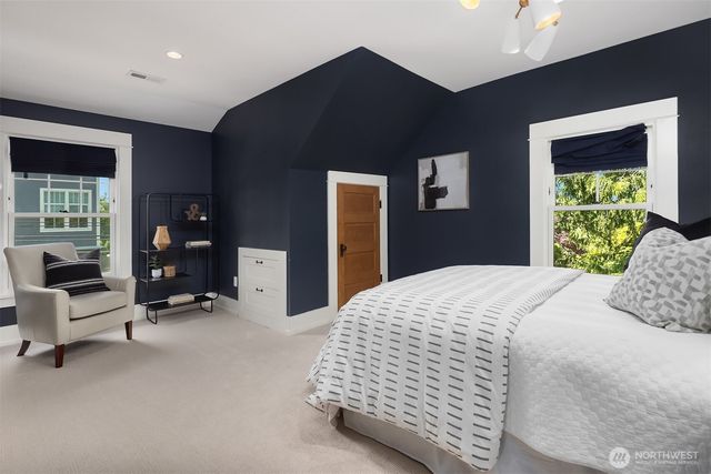 2442 6th W, Seattle, WA 98119