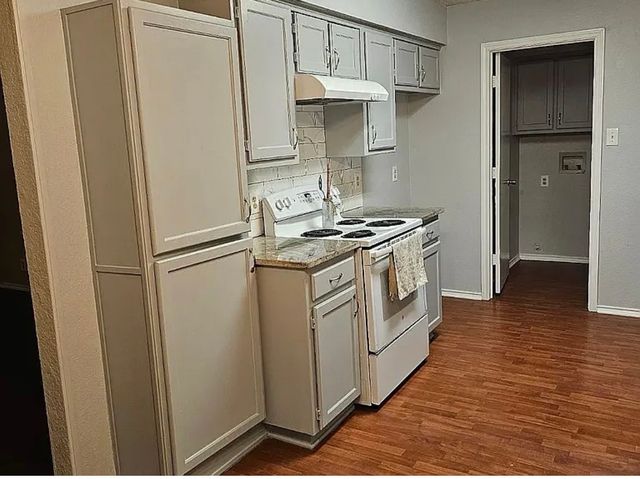 1700 Audra Lane, Denton, TX 76209