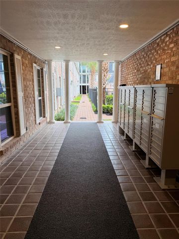 359 N Post Oak Lane 318, Houston, TX 77024