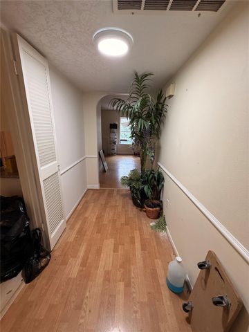 359 N Post Oak Lane 318, Houston, TX 77024