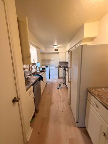 359 N Post Oak Lane 318, Houston, TX 77024