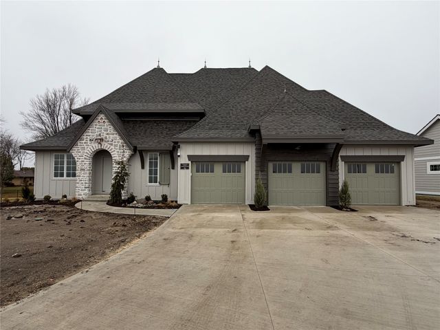 2916 NW 27th Court, Ankeny, IA 50023