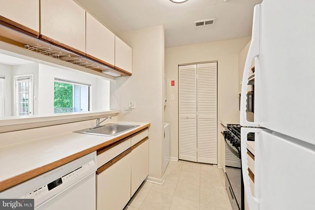 502 DIAMOND DR, Newtown, PA 18940