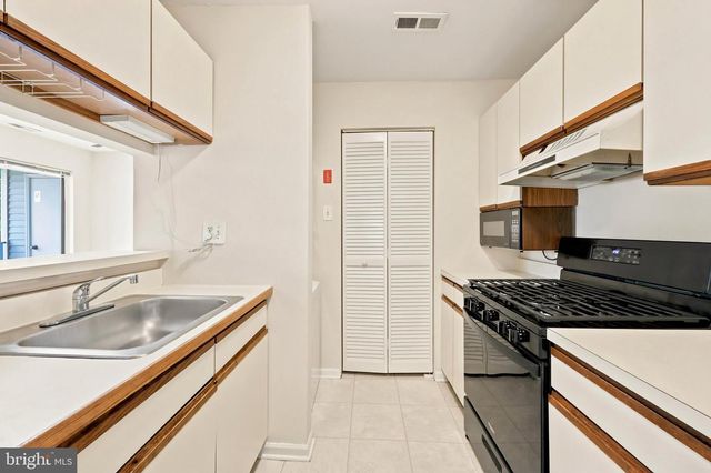 502 DIAMOND DR, Newtown, PA 18940