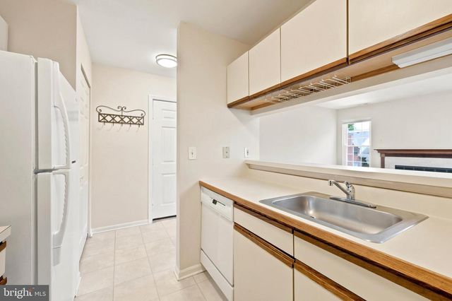 502 DIAMOND DR, Newtown, PA 18940
