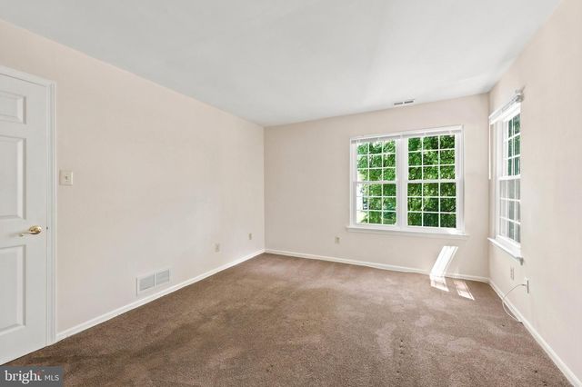 502 DIAMOND DR, Newtown, PA 18940