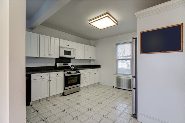 577 Spring Street, Newport, RI 02840